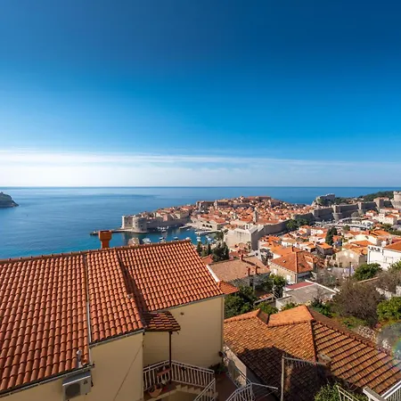 Portolan's Amazing Old Town & Sea View Apartment