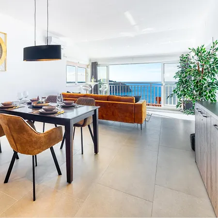 Portolan's Amazing Old Town & Sea View Apartment